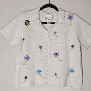Carolina Colours  Cottagecore Crochet Floral Embroidered Button Top Grannycore‎